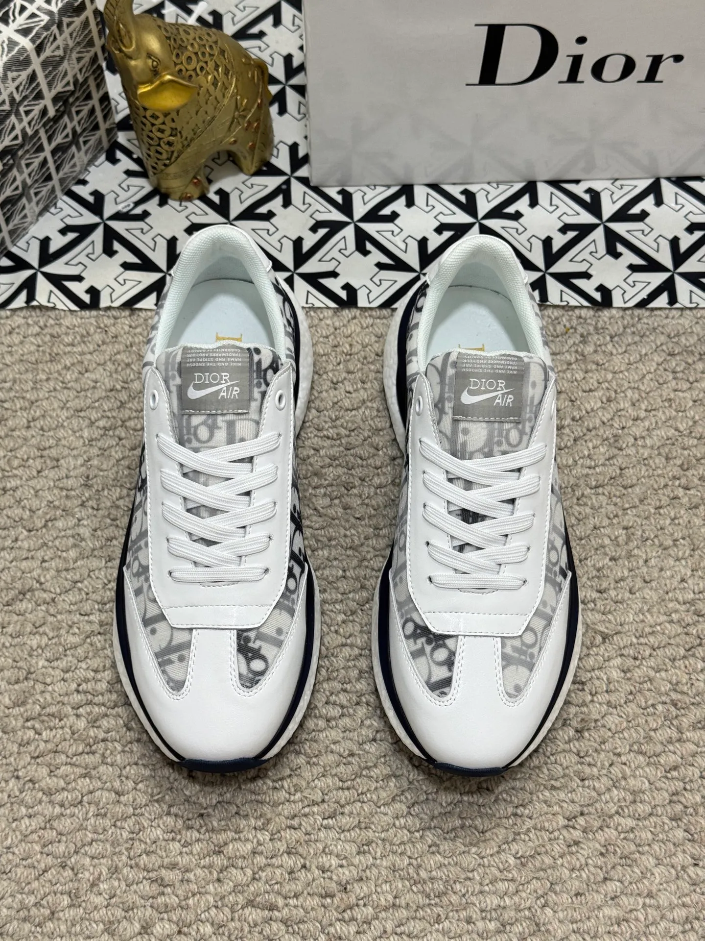 Men's shoes 💰440 [New model] 🐬🐬Original quality - Dior The latest model of sports shoes 🎁Casual and fashionable men's shoes 👟Best model 💥Simple and elegant version, exclusive for trendy men. Unique official website new and most brand elements 👑original decoration, imported cowhide stitching with classic fabrics, fashionable and generous accessories, ✅foamed TPU wear-resistant and taller outsole, light and comfortable. Size: 38-44 (45 customized